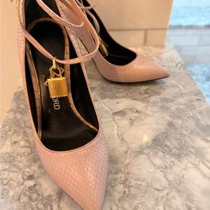 Tom Ford Dusky Pink Python Pumps/  Heels size 37